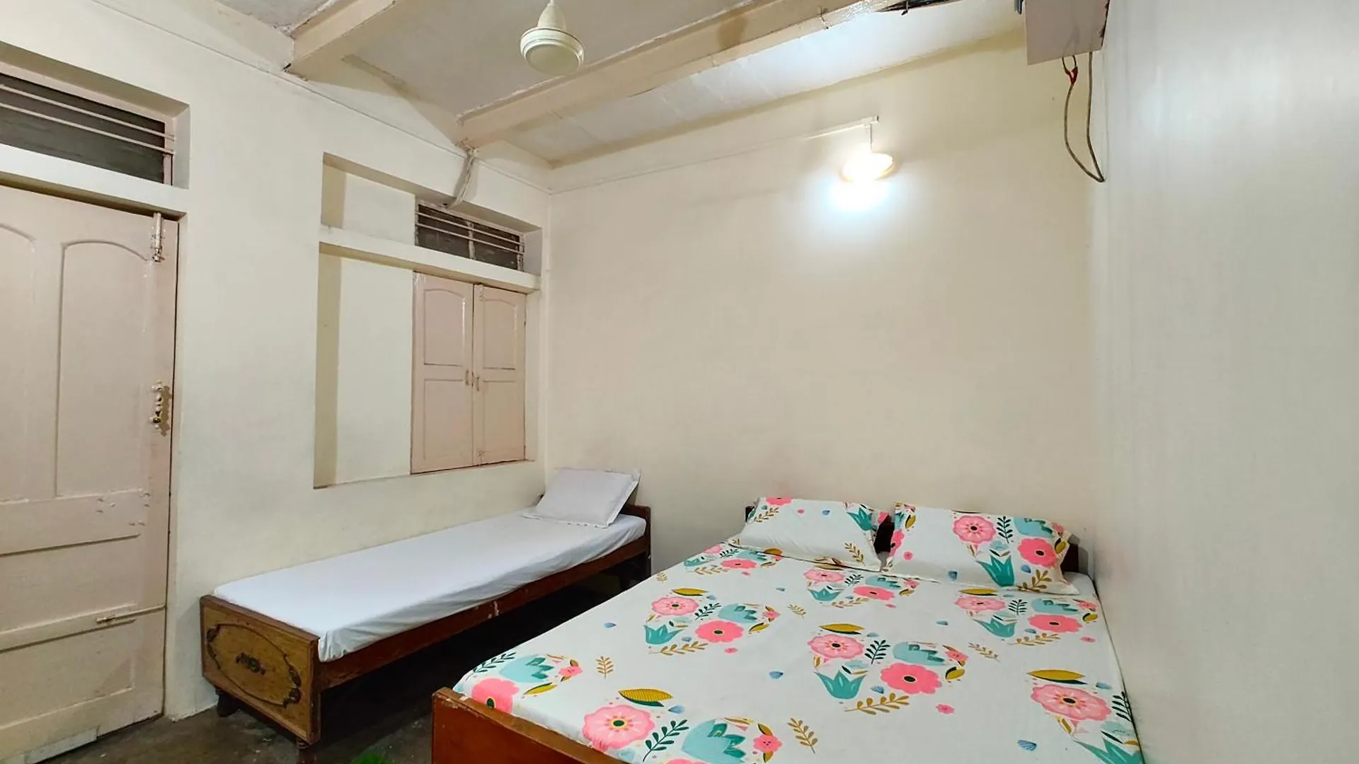 Kwatera prywatna Hotel Shanti Near Manikarnika Ghat Waranasi
