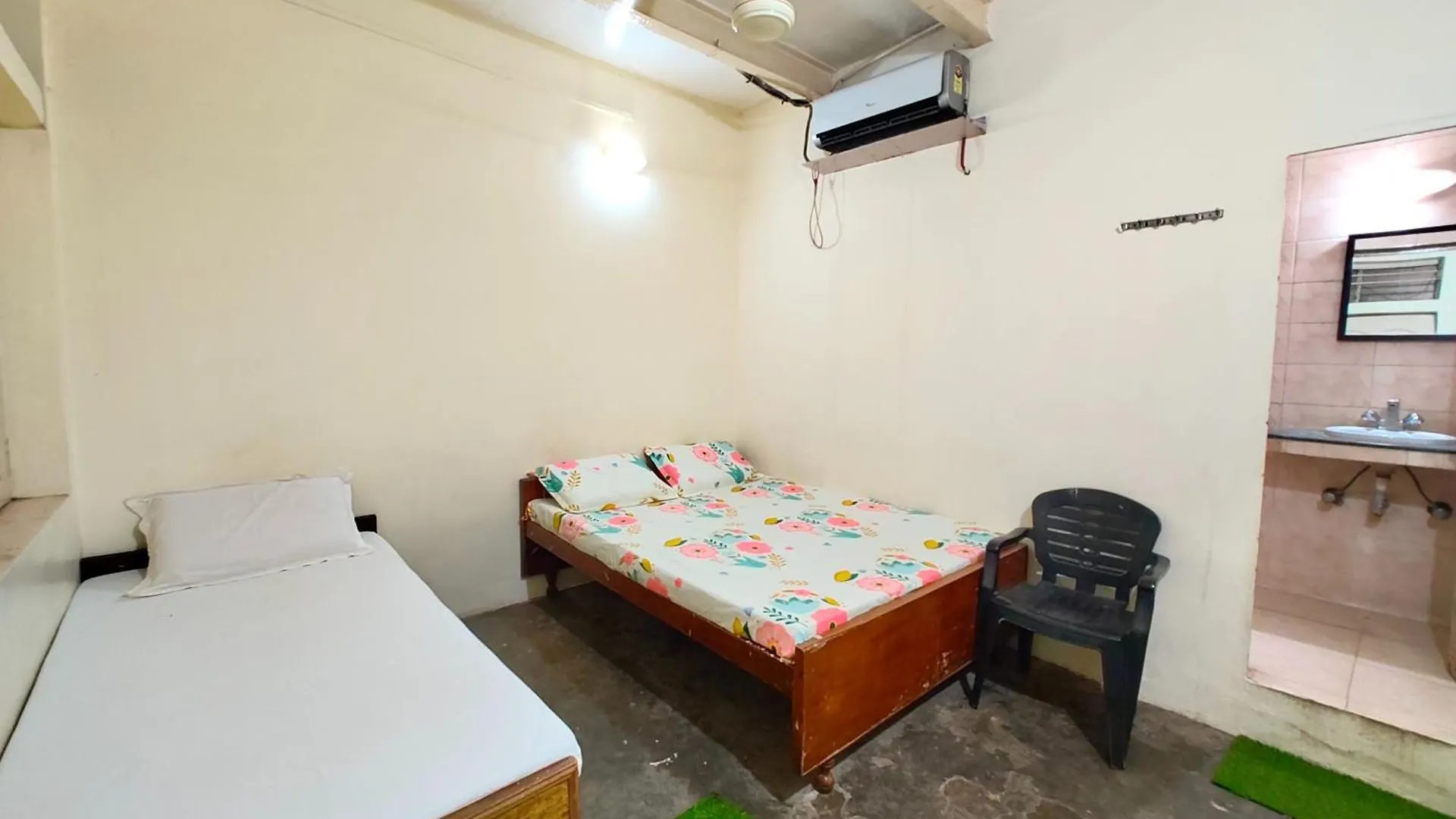 Homestay Hotel Shanti Near Manikarnika Ghat Varanasi